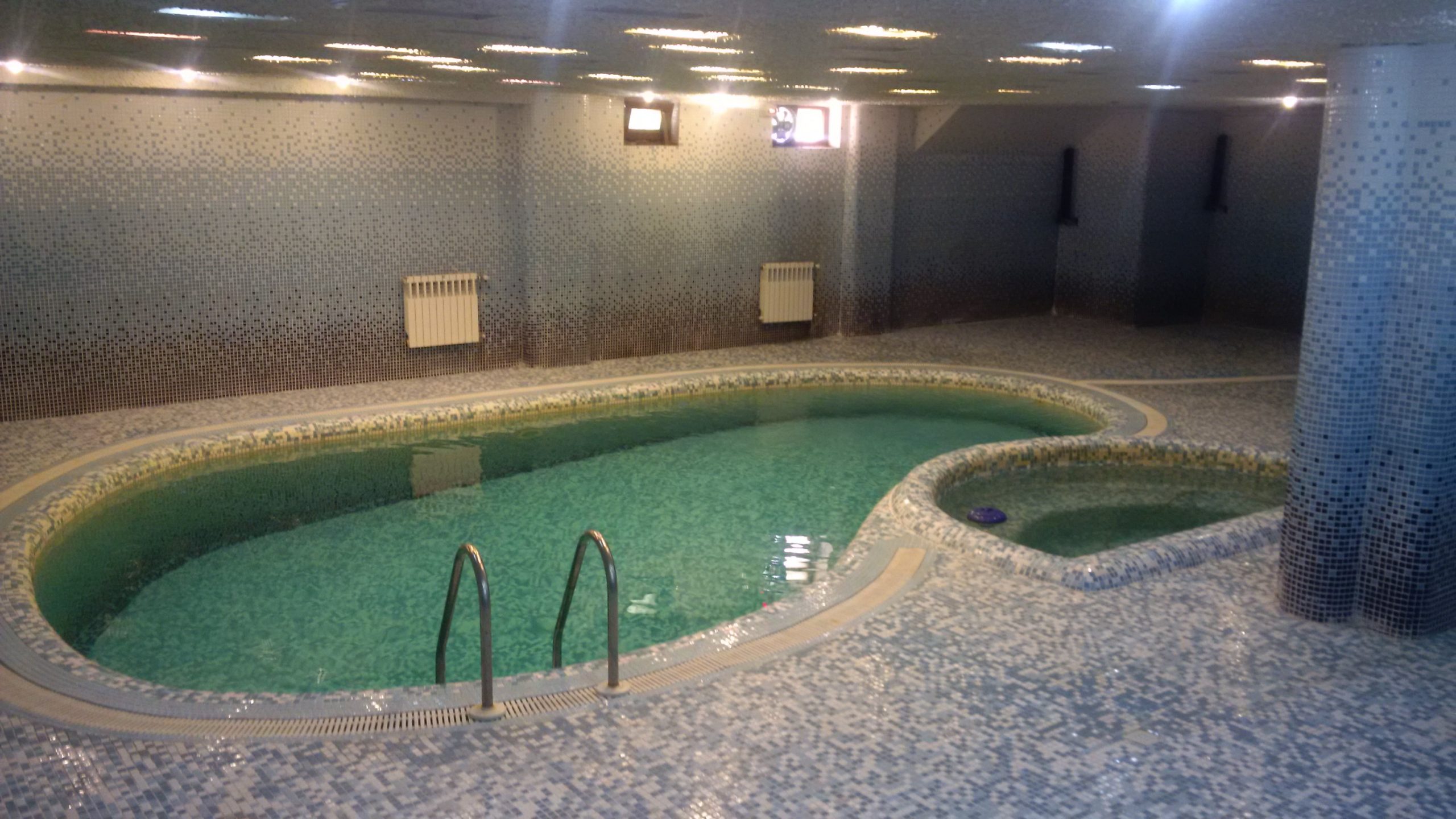ساخت استخر و هوشمند سازی موتورخانه 